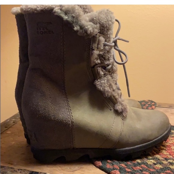 Sorel Shoes - Sorel Joan of Artic wedge boots 8.5 REPAIRED see description.